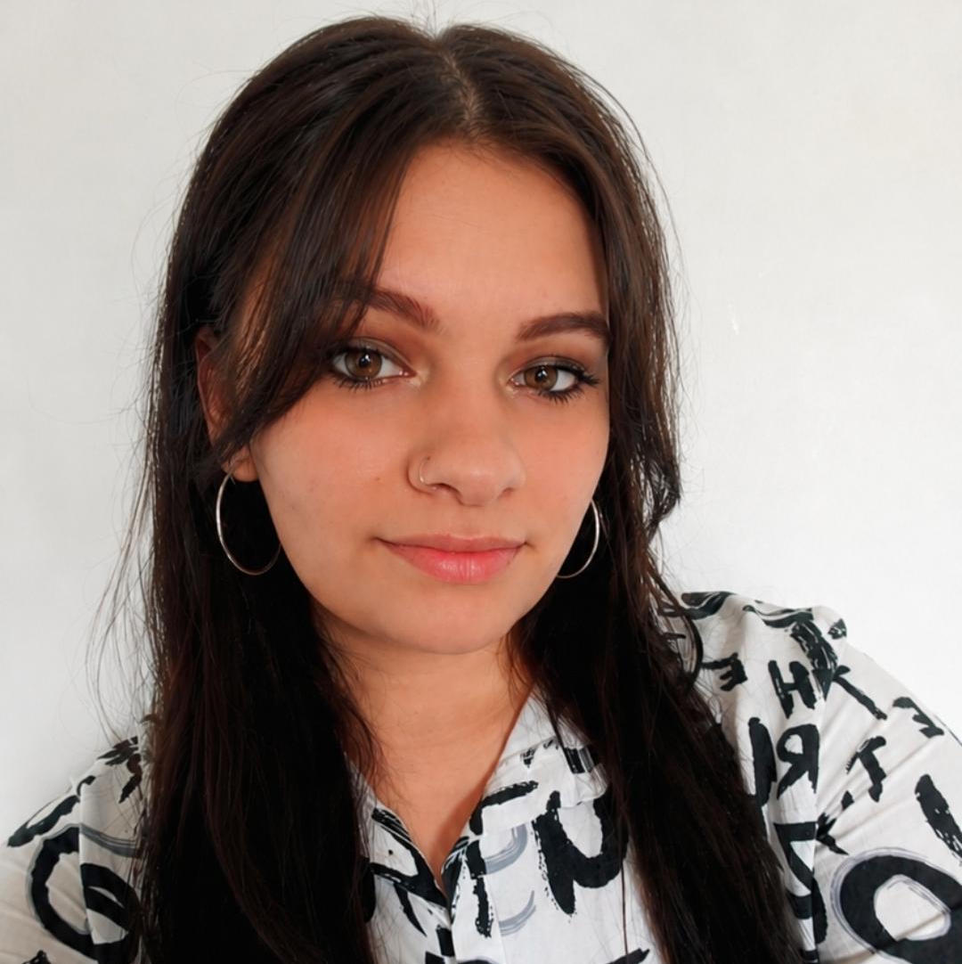 Simone, Pet Sitter at Poochy Pets
